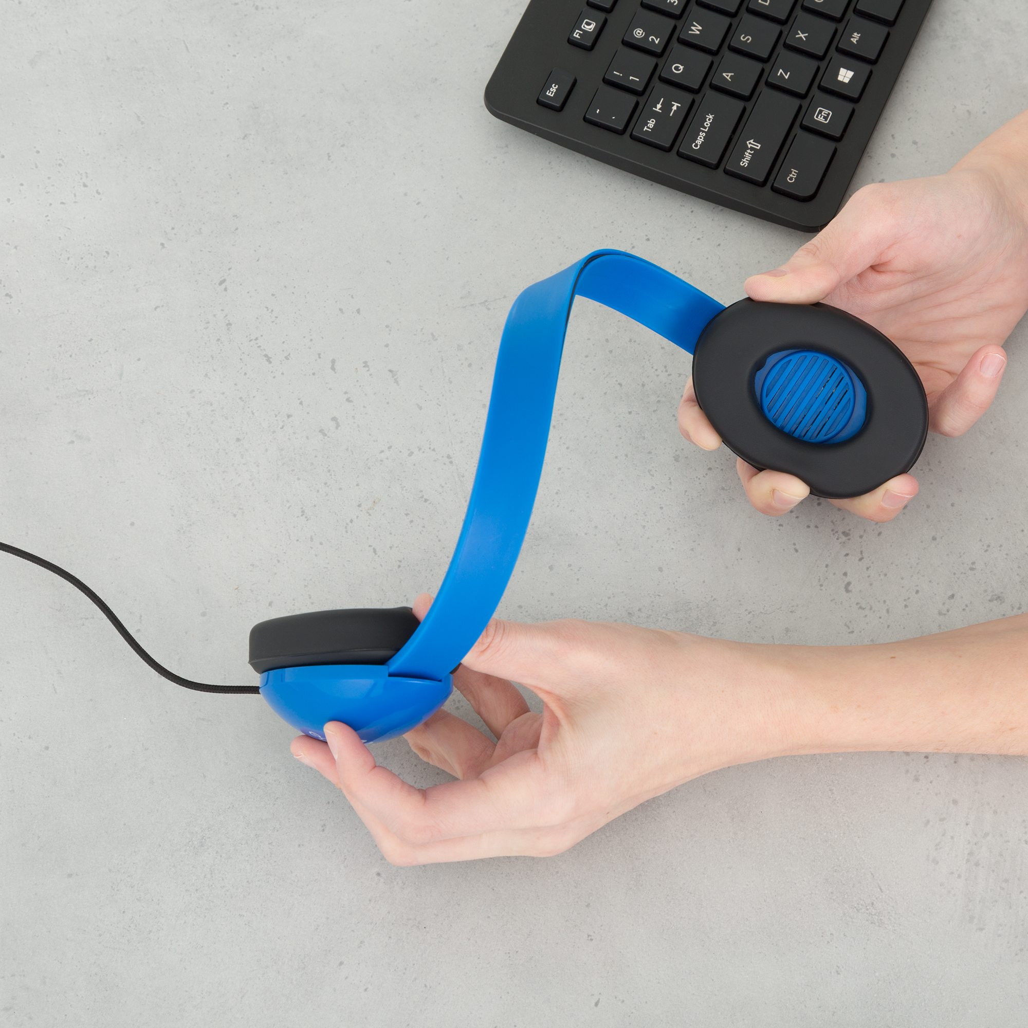 Heavy-Duty Kids' Headphone w/ Tangle-Free Fabric Cord - Flexibility