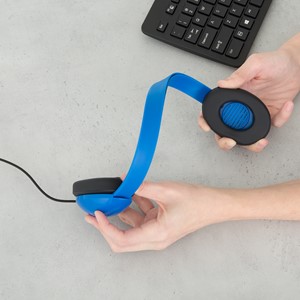 Heavy-Duty Kids' Headphone w/ Tangle-Free Fabric Cord - Flexibility